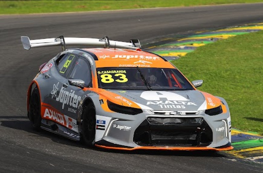 ArcelorMittal apresenta carro desenvolvido com aço de alta resistência para a temporada 2025 da Stock Car aos fãs paranaenses