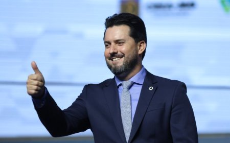 Sucessão em MG tem embate entre vice governador e presidente da AMM