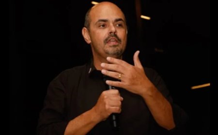 Simões usa evento como palanque