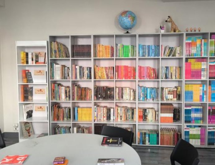 Bibliotecas temáticas são instaladas em unidades socioeducativas de Belo Horizonte